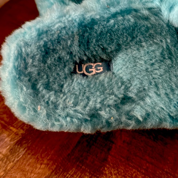 UGG Fluffita Slides - Picture 4 of 5